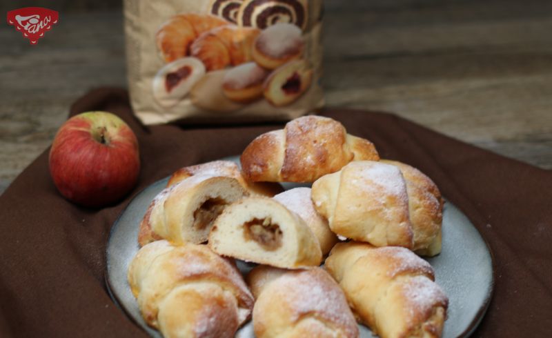 Gluten-free sourdough apple rolls